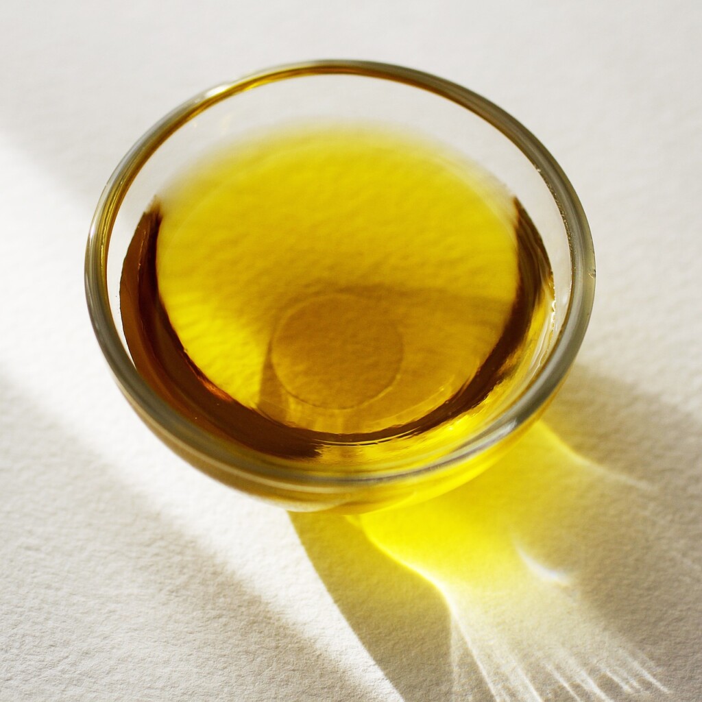 オリーブオイルが酸化しづらく健康にいい油と言われる理由